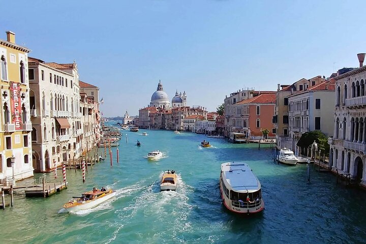 Classic Venice Full Day Tour from Lake Garda