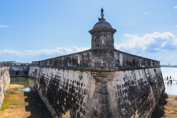 Full Day Tour of 5 Must-See Places in the Rosario Islands