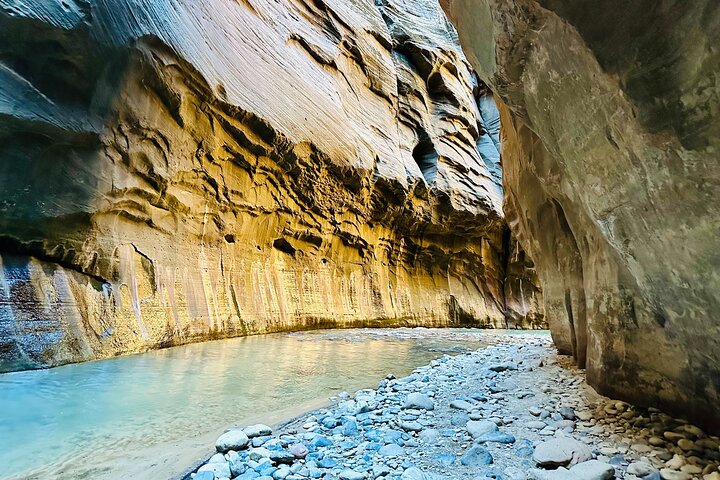 Zion Narrows: Private Guided Hike + Picnic (Gear Included)
