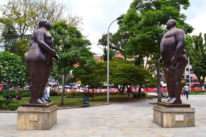 City Tour + Commune 13 Medellin