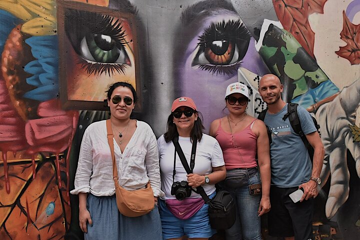 City Tour + Commune 13 Medellin