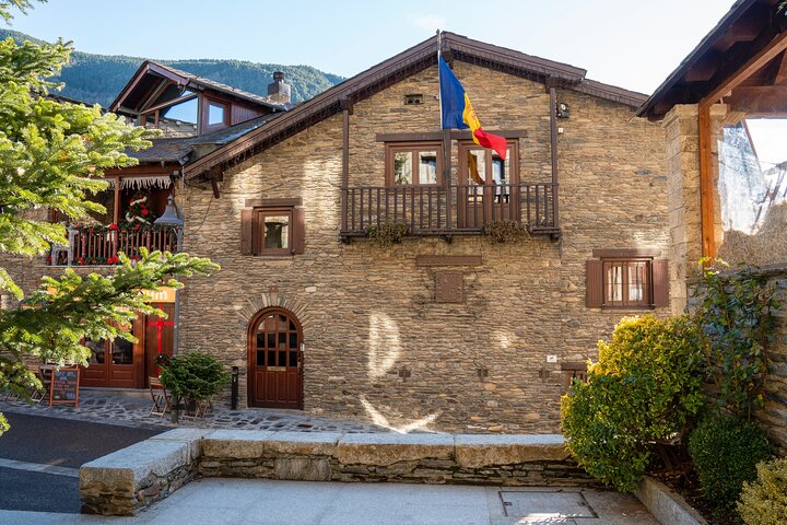 Private Walking Tour of Andorra with Local Guide and Transfer