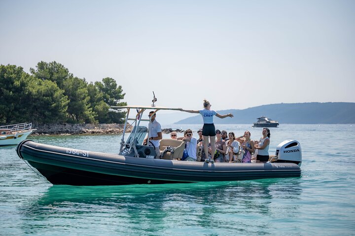 Blue Lagoon & 3 Islands Small-Group Speedboat Tour