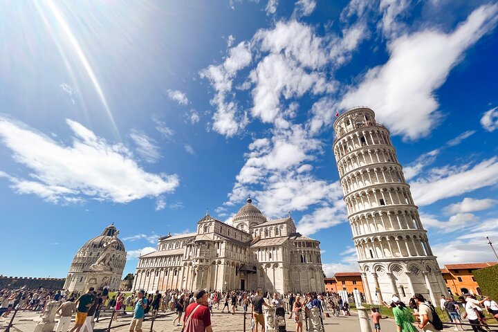 Full-Day Pisa and Lucca Day Trip from Montecatini