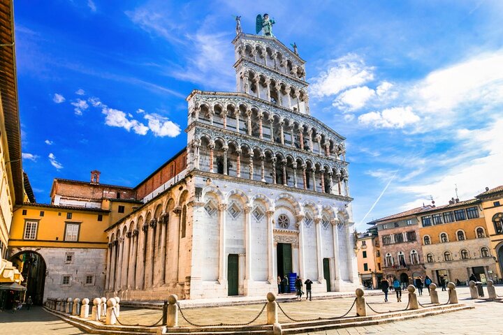 Full-Day Pisa and Lucca Day Trip from Montecatini