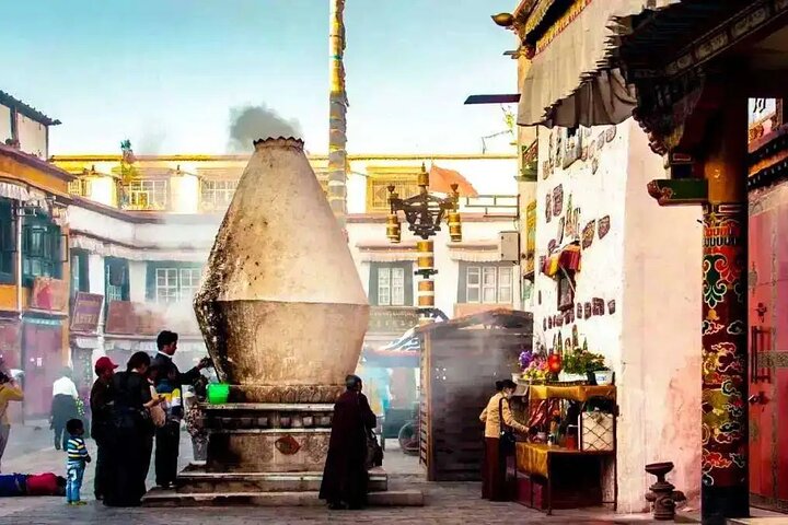 8 Days Lhasa Gyantse Shigatse Mt Everest Group Tour