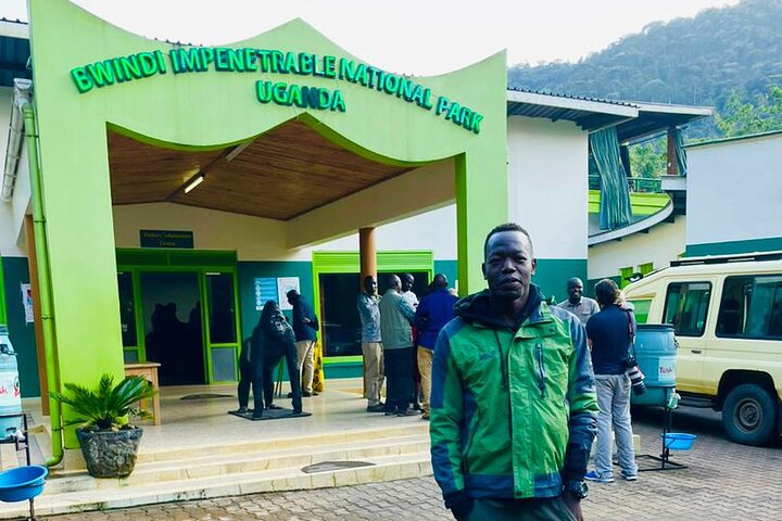 3 Day Private Gorilla and Safari Tour in Uganda