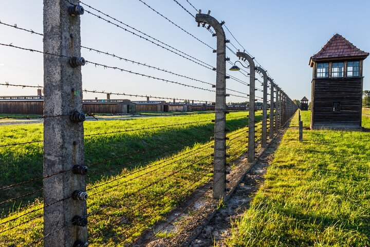 Krakow to Auschwitz Birkenau Guided Tour with Transfer and Ticket