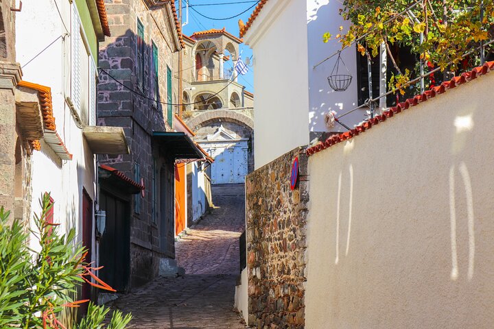 Discover the west side of Mytilene