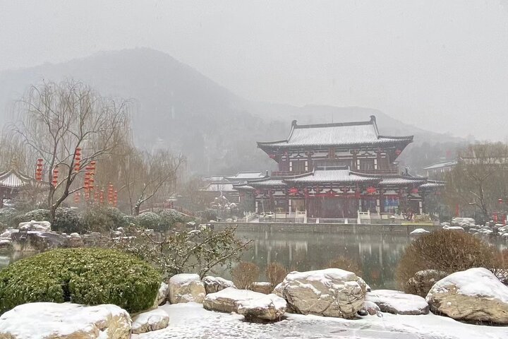Customized Private Day Tour:Terracotta Army&Xi'an(Entry fee excl)