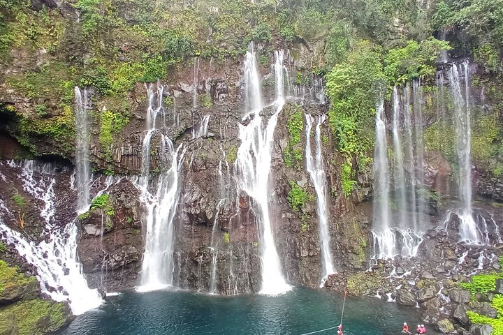 Private Full Tour of Reunion Island with Driver Guide