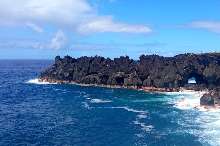Private Full Tour of Reunion Island with Driver Guide