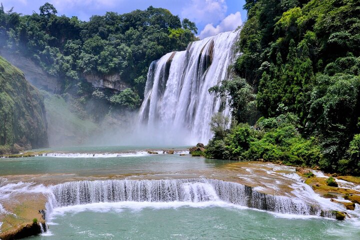 Private tour to Guiyang Huangguoshu waterfall with lunch