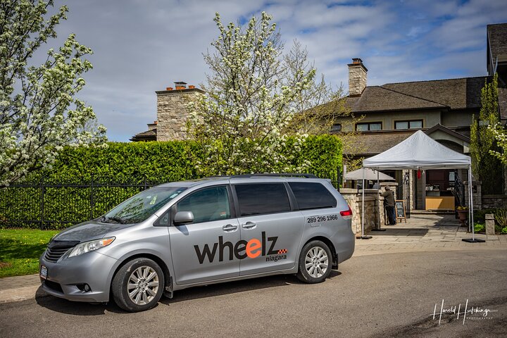 Private ONE-Way Transfer Buffalo Airport to Niagara-on-the-Lake