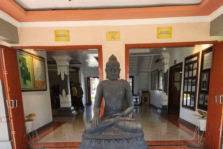 Trowulan Tour Ruin of Majapahit Kingdom from Surabaya