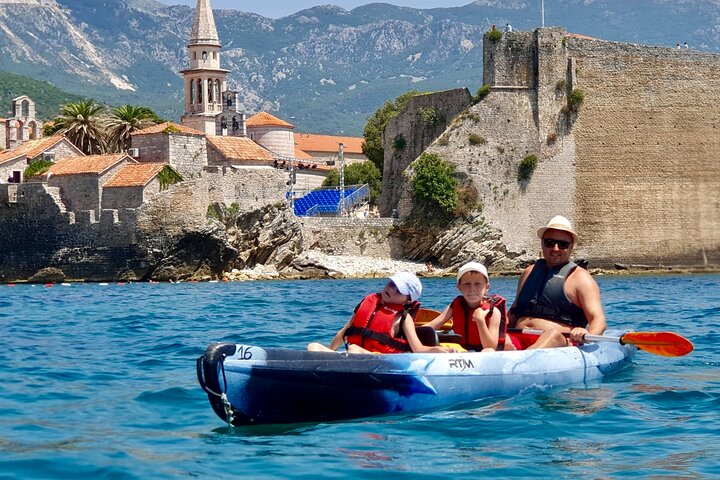 Budva Bay: Kayak & SUP Tour to Coastal Caves