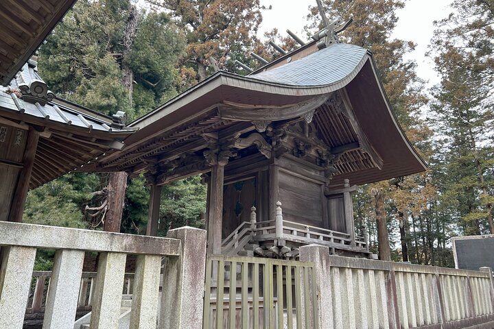 Private Sake Brewery Tour and Shinran Temple Visit