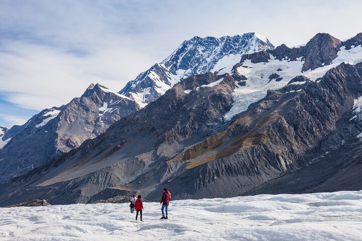 Mount Cook: 3-Hour Tasman Glacier Heli-Hike