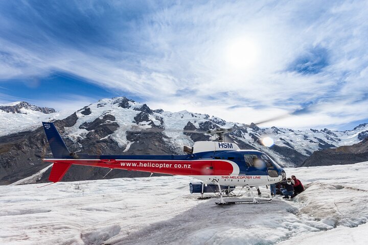 Mount Cook: 3-Hour Tasman Glacier Heli-Hike