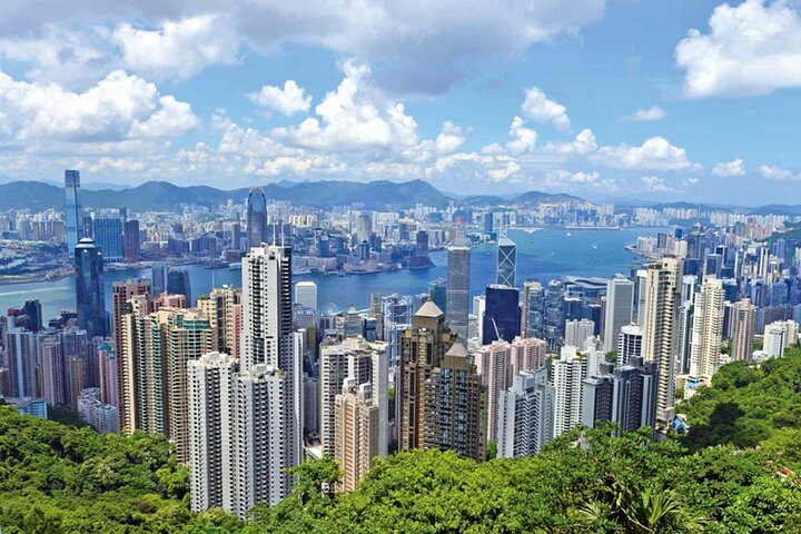 Top-Rated Hong Kong Tour: Peak Tram, Dim Sum & Cultural Sights