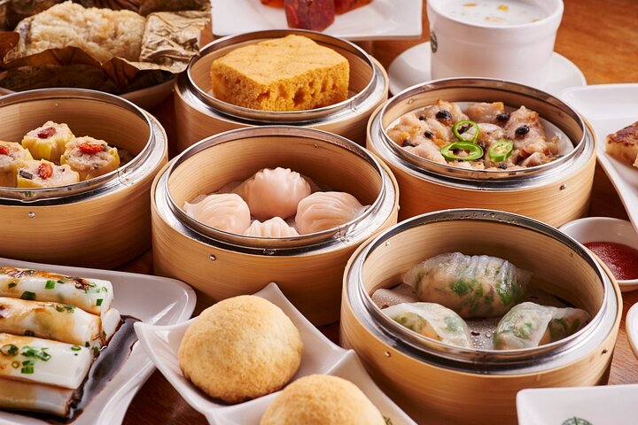 Top-Rated Hong Kong Tour: Peak Tram, Dim Sum & Cultural Sights