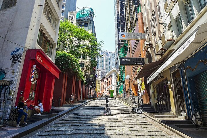 Top-Rated Hong Kong Tour: Peak Tram, Dim Sum & Cultural Sights