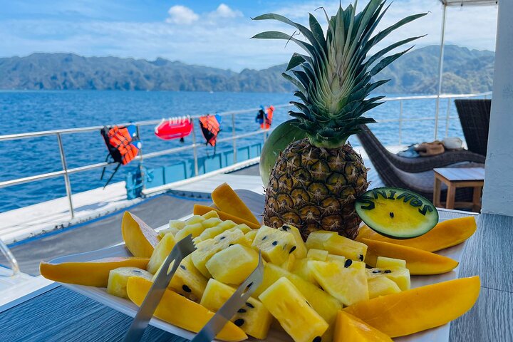 Coron Luxury Trimaran: The Premier Island Tour