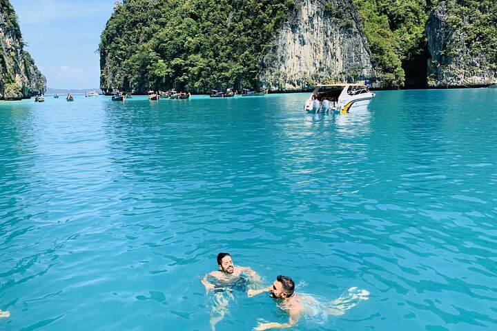 Best of Phi Phi Island Adventure Day Tour with Lunch from Phuket