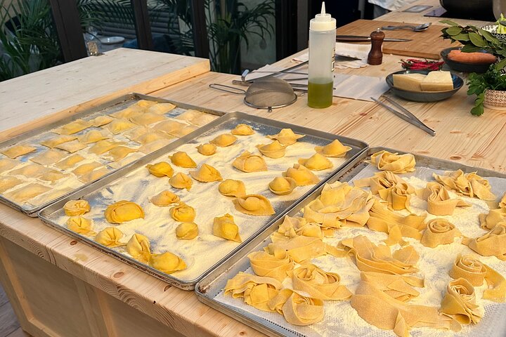 Pasta Cooking Class with Unlimited Wine in Florence