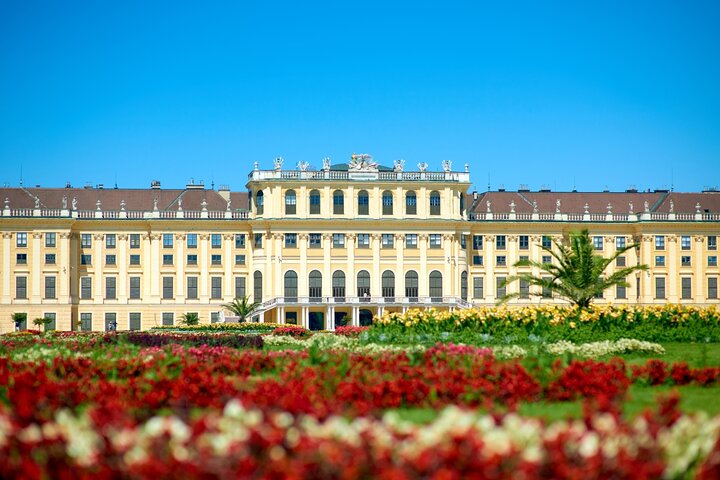 Vienna: Skip-the-Line Schönbrunn Palace & Gardens Tour