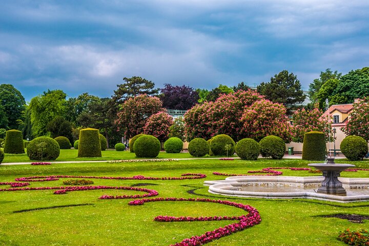 Vienna: Skip-the-Line Schönbrunn Palace & Gardens Tour