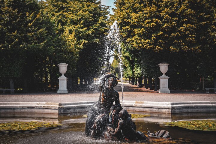 Vienna: Skip-the-Line Schönbrunn Palace & Gardens Tour