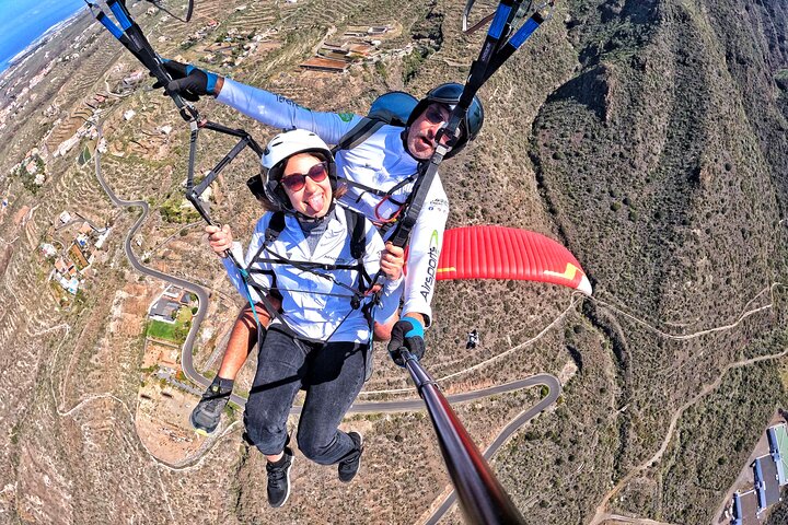 Bronze Tandem Paragliding Flight in South Tenerife with Pick-up