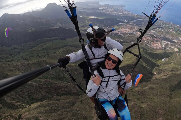 Bronze Tandem Paragliding Flight in South Tenerife with Pick-up