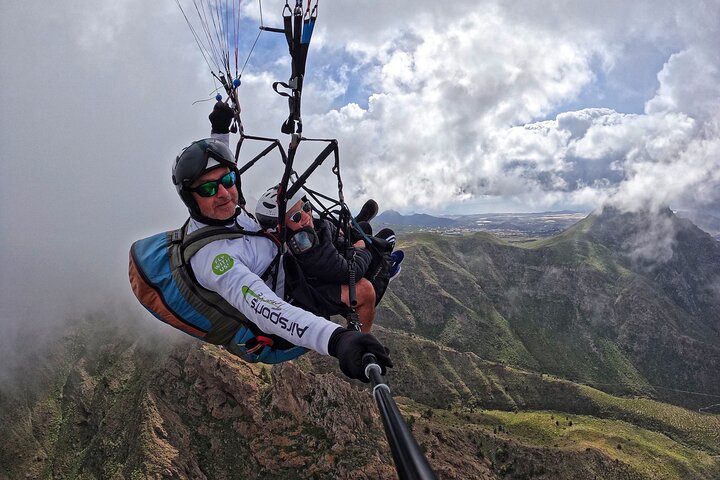 Bronze Tandem Paragliding Flight in South Tenerife with Pick-up