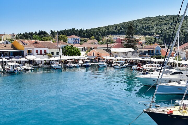 Discover the Highlights of Kefalonia Full-Day Tour