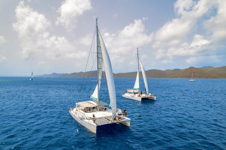 Jost Van Dyke - Sandy Spit & Soggy Dollar Sailing Tour in the BVI