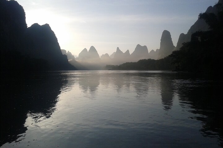 Guilin Highlights Tour Li River to Yangshuo and Xianggong Hill