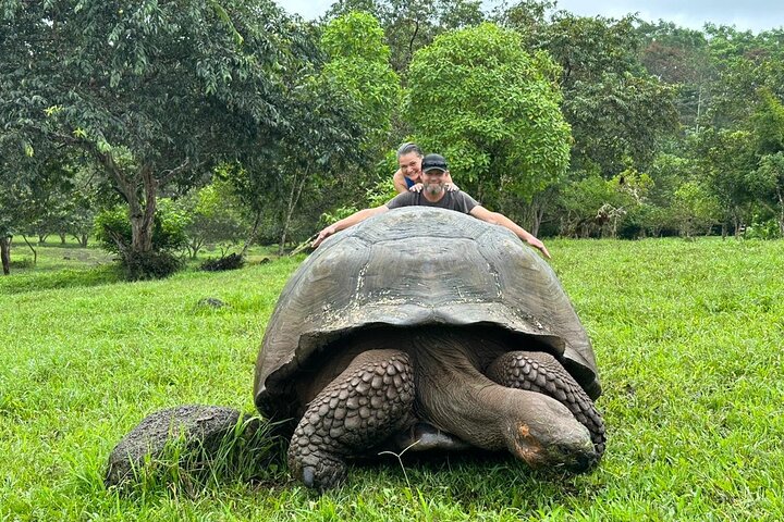 6 Days Galapagos Island Hopping Tour