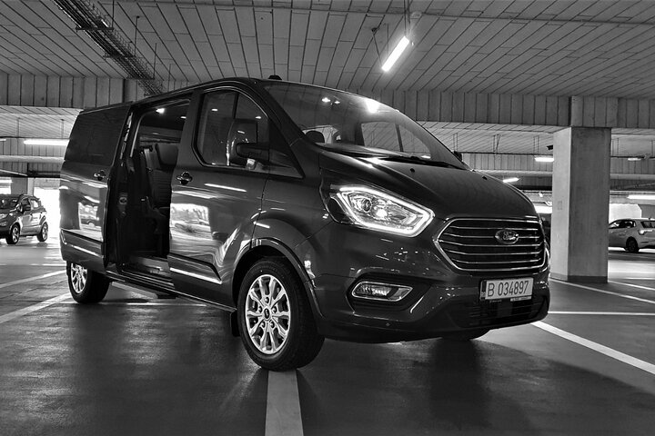Iasi to Bucharest - Private Transfer - Car and Driver