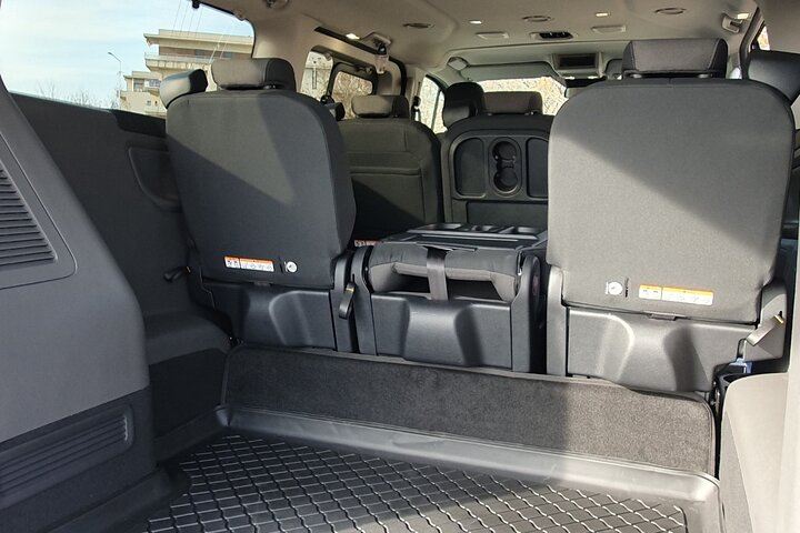 Iasi to Bucharest - Private Transfer - Car and Driver