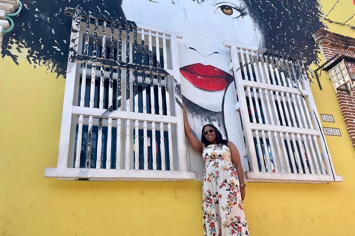 Walking tour of the magical city of Cartagena.
