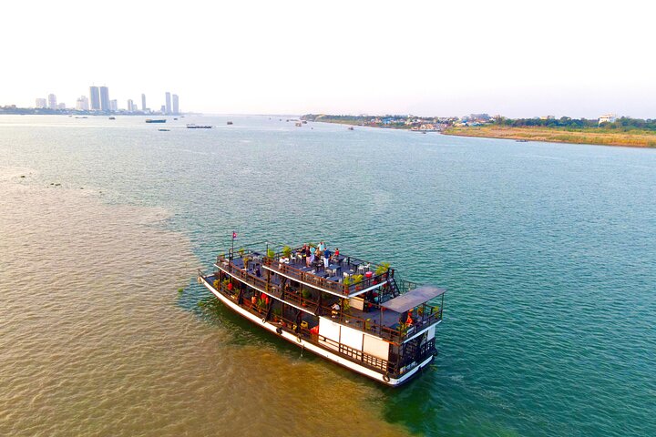Sunset Cruise with unlimited beer & soft drinks -English speaking guide on board