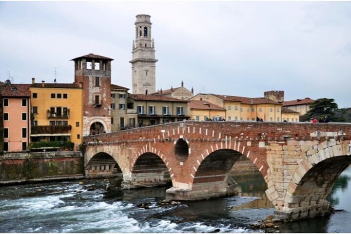 Verona Highlights & Hidden Gems Walking Tour
