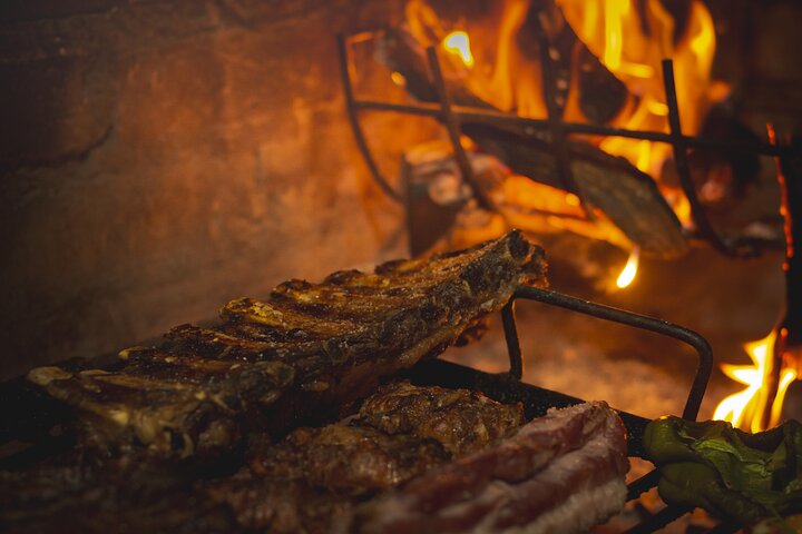 Roast and Empanadas Class with Wine |Mendoza|Braseando Experience
