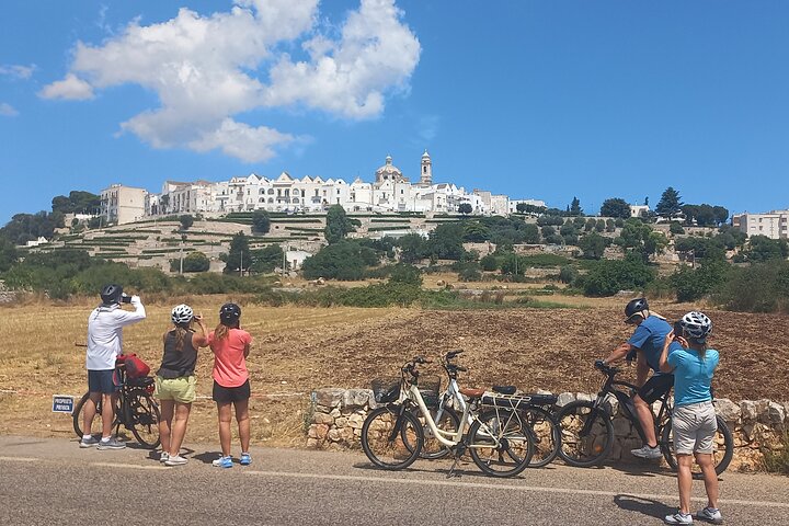 Tour Ebike Trulli Alberobello e Locorotondo