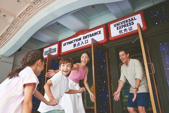 Universal Studios Singapore Tickets with Round-trip Transfers