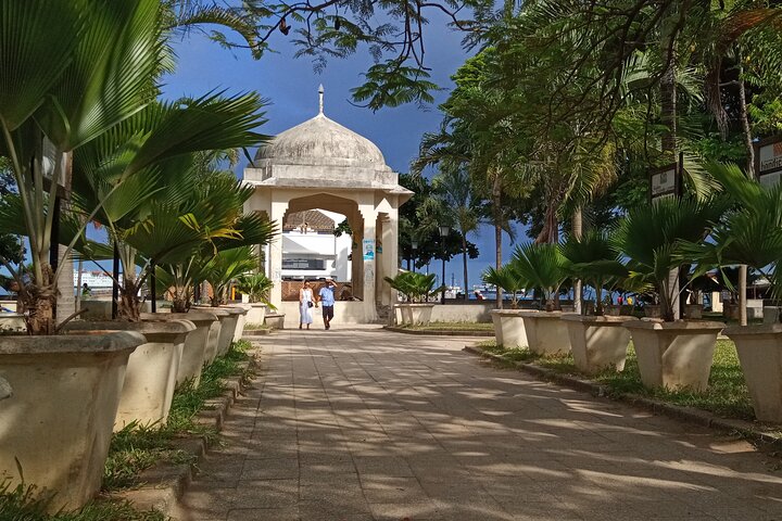 Spices and Stone Town Tour in Zanzibar