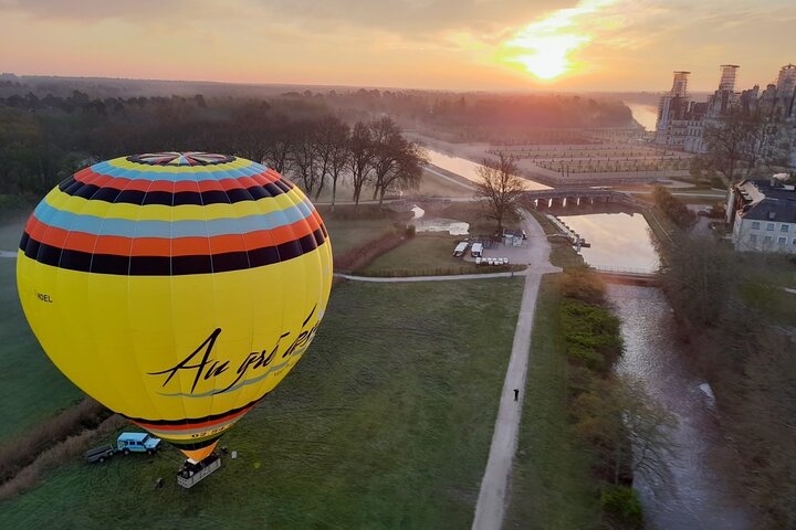 Hot air ballooning: Chambord, Blois, Chenonceau, Cheverny or Chaumont