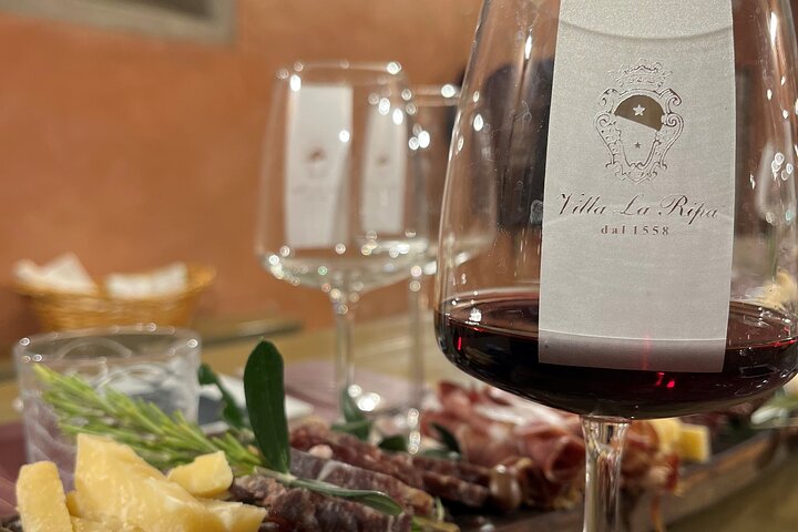 Lunch Time Tasting & Winery Tour